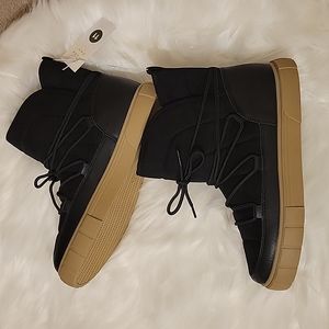 A New Day Erika boots black tan sole Memory Foam stretch laces fur lined 11 New…